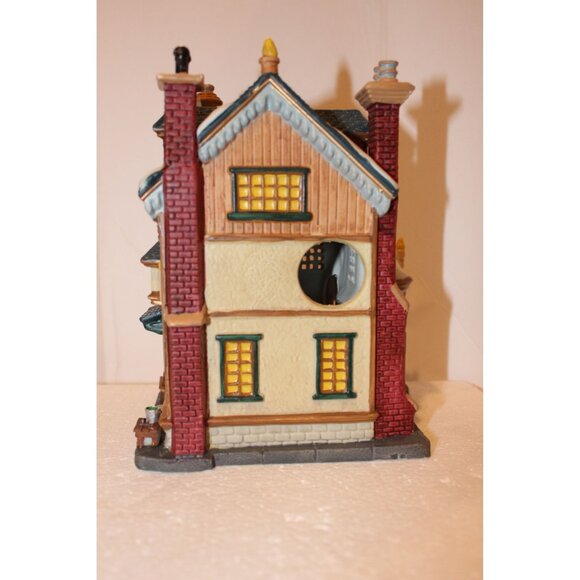 Lemax Caddington Village - Wick & Sons Candle Shop - Picture 4 of 5